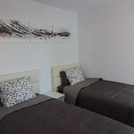 Gracioseros 209-2bed -1st Floor-a/c-uk Tv-wifi * بويرتو ذيل كارمين